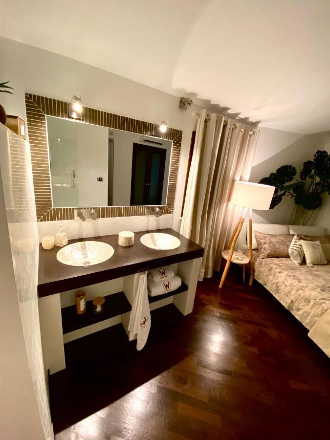Wood Luxury House Lägenhet Pescara Exteriör bild