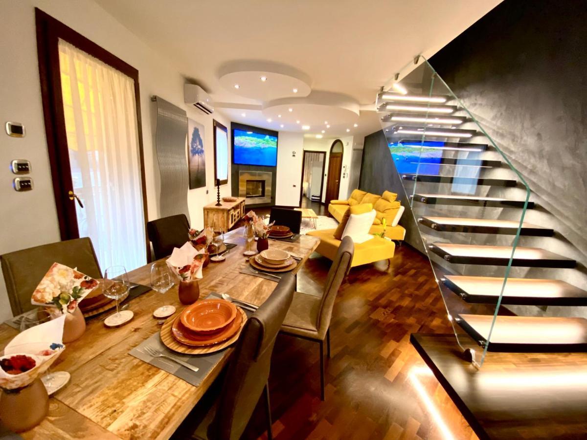 Wood Luxury House Lägenhet Pescara Exteriör bild