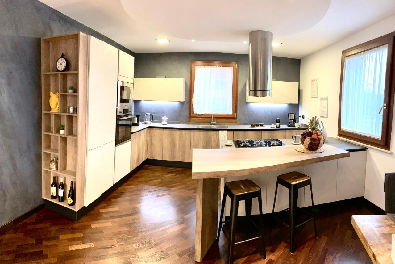 Wood Luxury House Lägenhet Pescara Exteriör bild